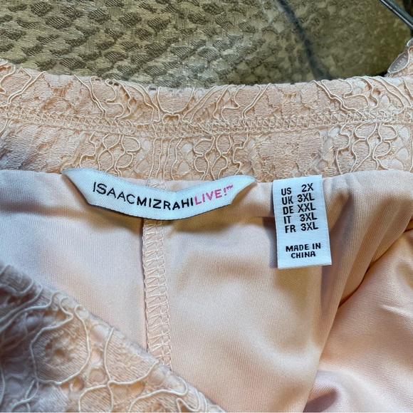Isaac Mizrahi Live peach pink skort with lace overlay - 2X - Picture 3 of 4